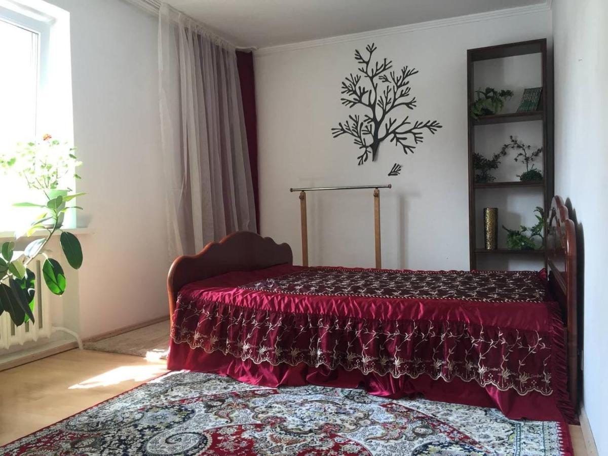 Guest House On Maksimova 9 Almaty Ngoại thất bức ảnh