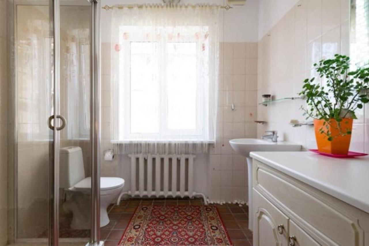 Guest House On Maksimova 9 Almaty Ngoại thất bức ảnh