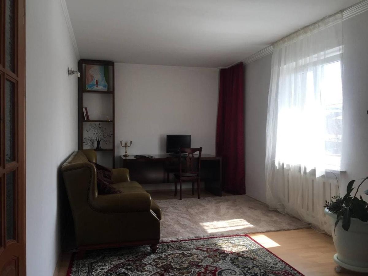 Guest House On Maksimova 9 Almaty Ngoại thất bức ảnh