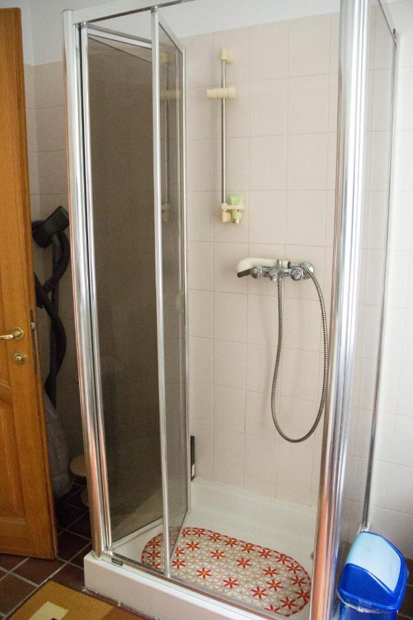 Guest House On Maksimova 9 Almaty Ngoại thất bức ảnh