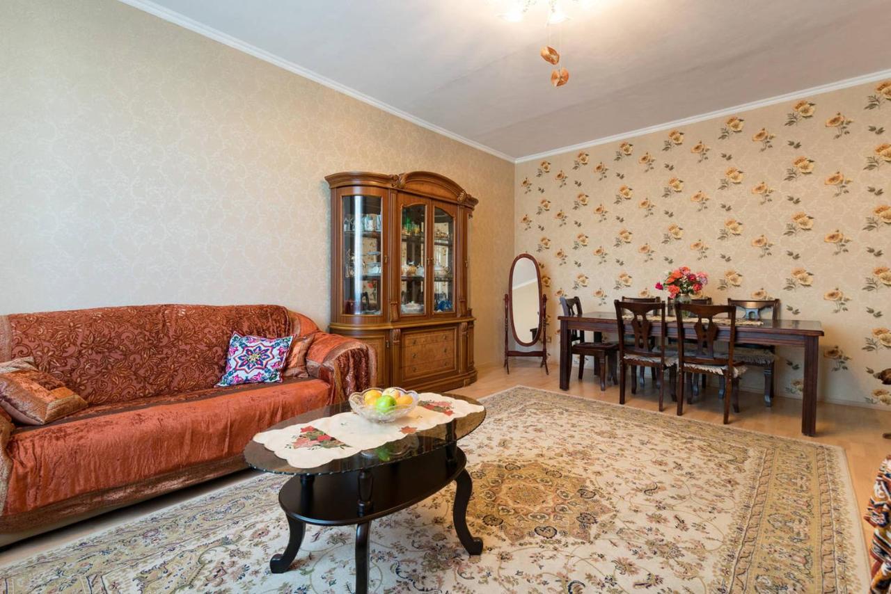 Guest House On Maksimova 9 Almaty Ngoại thất bức ảnh